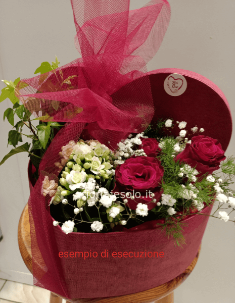 Scatola a cuore rosso cm 25x21